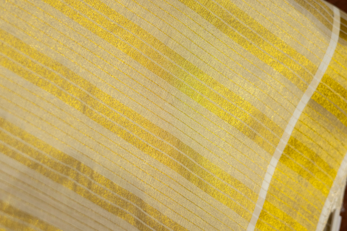 LustraLine Tissue