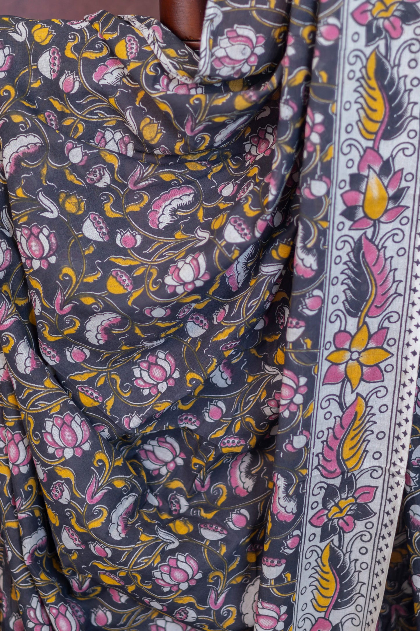 The Floral Scroll