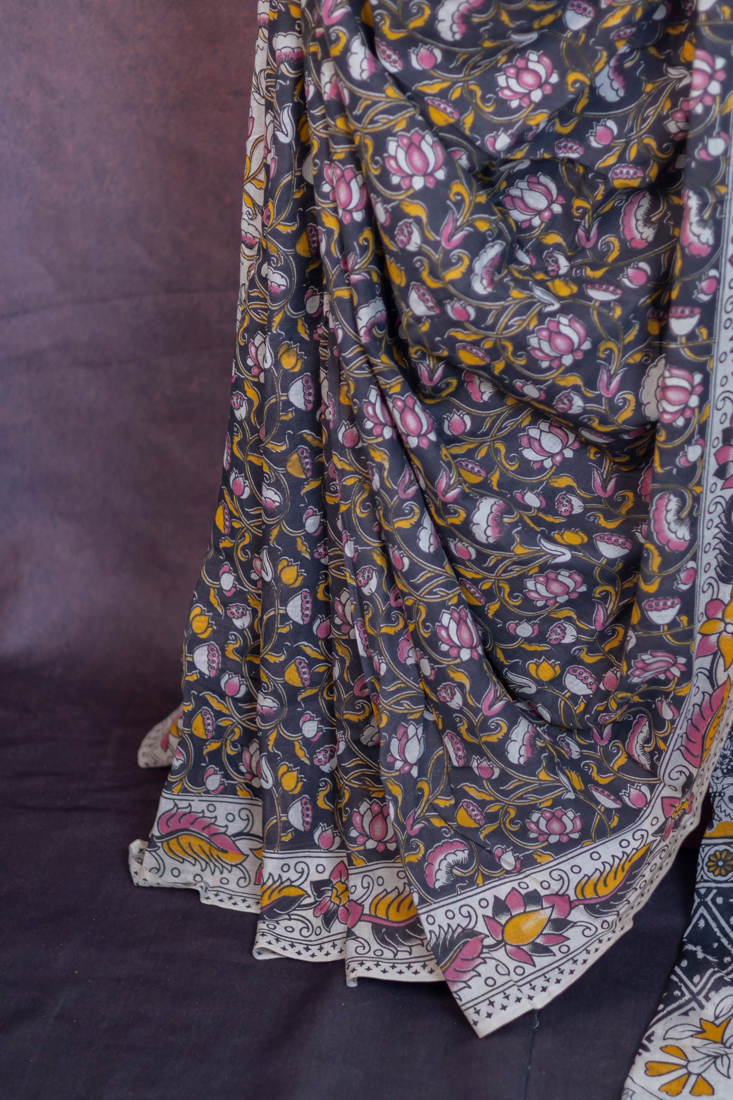 The Floral Scroll
