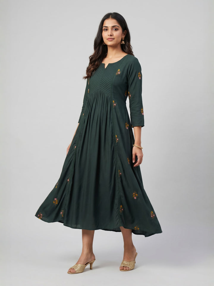 Green Anarkali Kurta with Floral Embroidery | Flared Round Neck Kurta