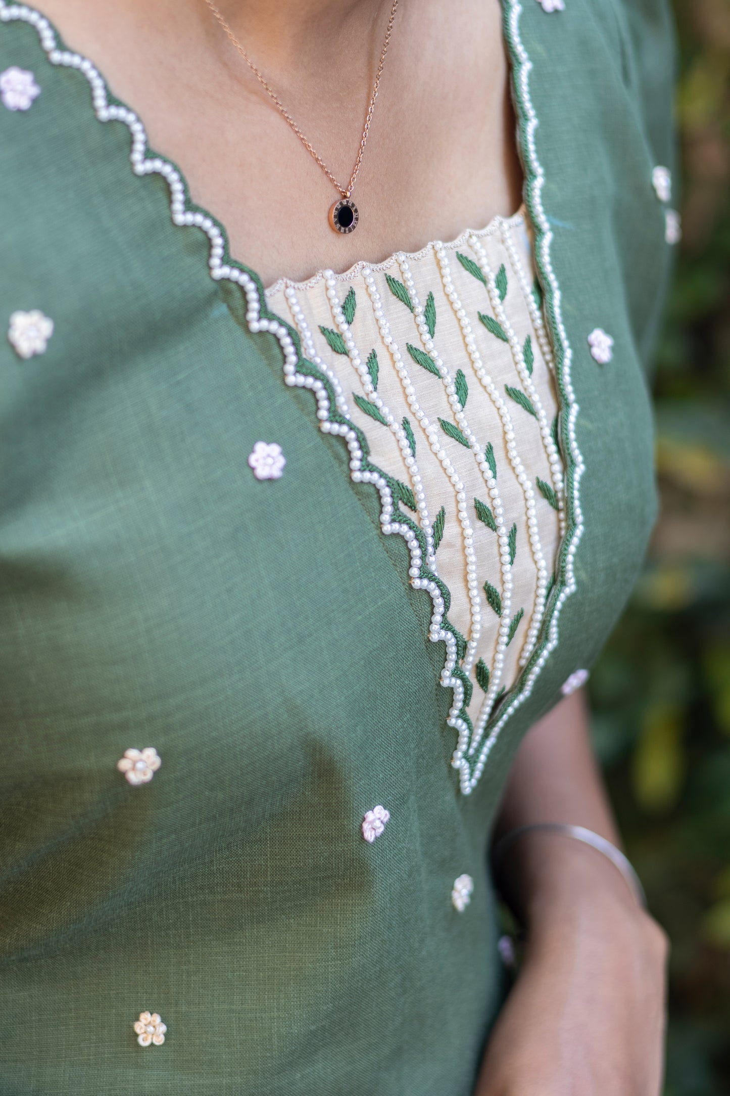 Green A-line Scallop Neck Kurta with Beije combination