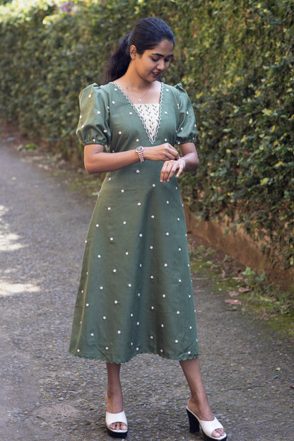 Green A-line Scallop Neck Kurta with Beije combination