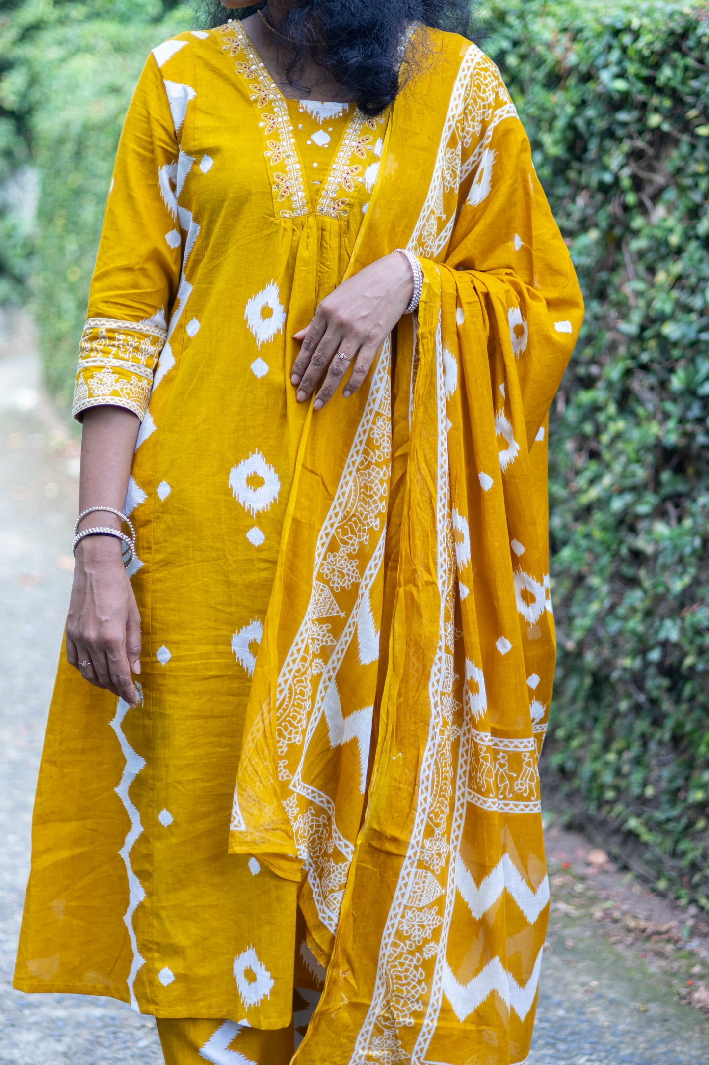 Haldi Hues