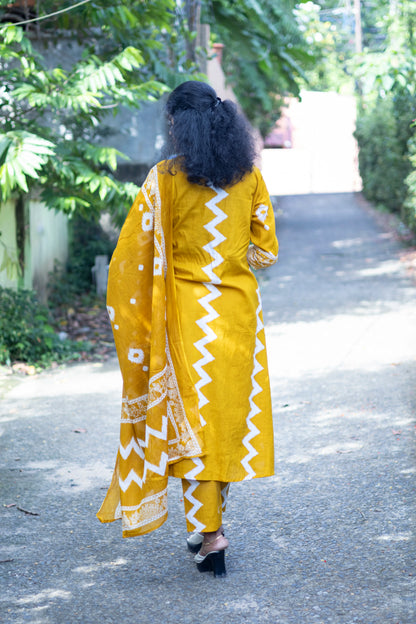 Haldi Hues