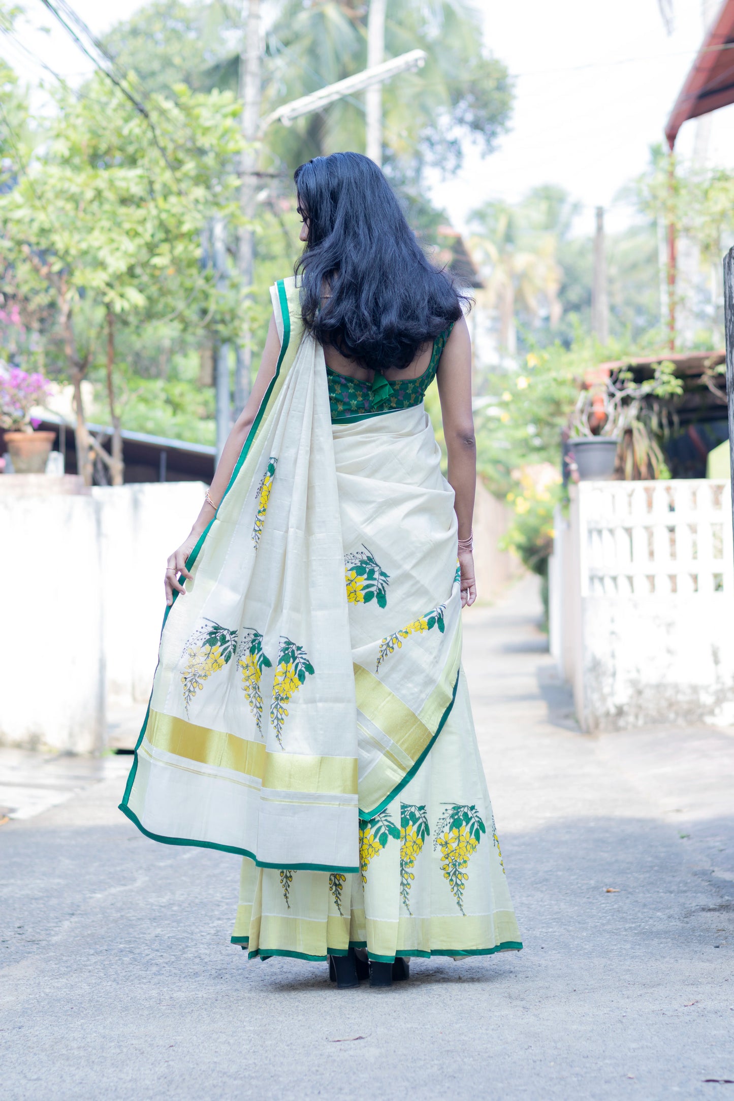 Golden Tissue Kanikonna Print Dhavani Set