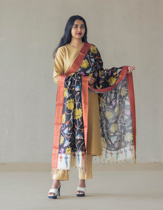 Srikalahasti  Handpainted Bangalore Silk Pen Kalamkari Dupatta Floral Print